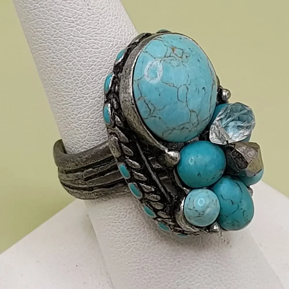 Chico’s Faux Turquoise Beaded Adjustable Ring Silver Tone Cluster Dome Size 8
